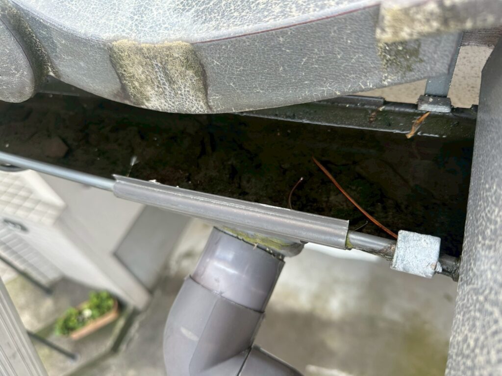 静岡市駿河区の雨どい清掃施工事例